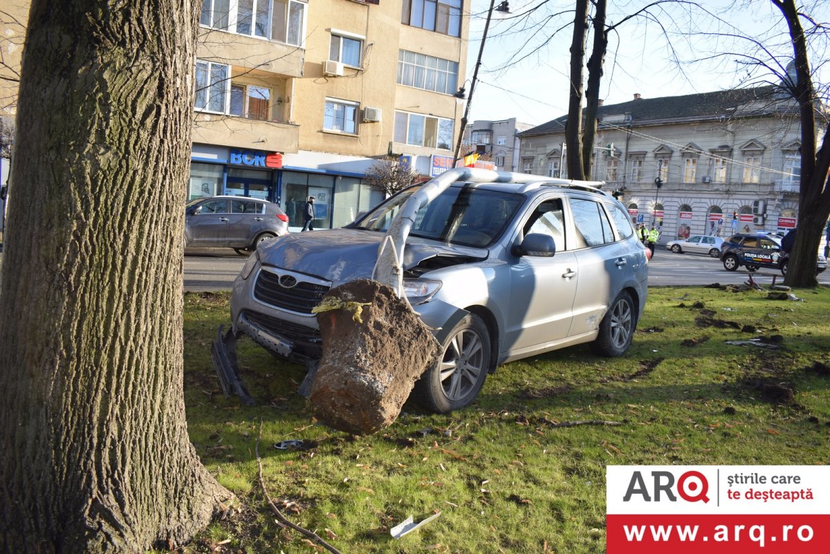 Hyundai trimis la... arat de către o Toyota