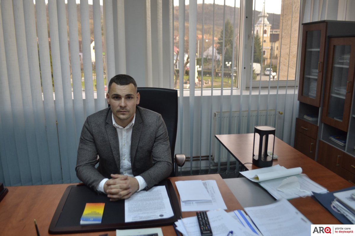 Cristian Feieș - Orașul Sebiș continuă proiectele începute  și implementează altele noi.