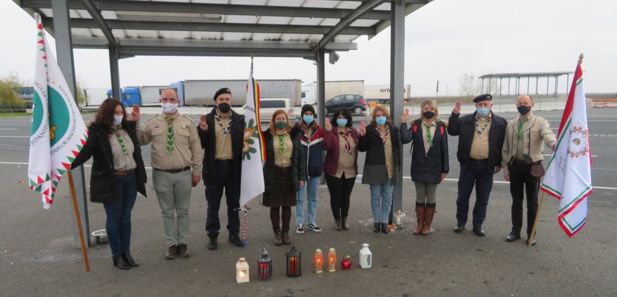 Lumina Păcii de la Betleem a ajuns în România pe la Nădlac; acum se află la Mănăstirea Hodoș-Bodrog (FOTO)