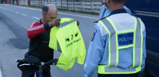 Altă acţiune a poliţiştilor care a vizat bicicliştii; sancţiuni pentru cei care nu aveau lumini şi nici vestă pe timp de noapte