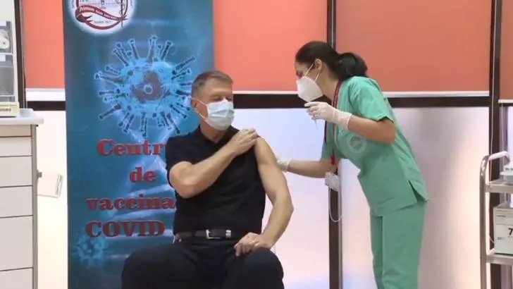 VIDEO - A început etapa a doua de imunizare. Klaus Iohannis s-a vaccinat, public