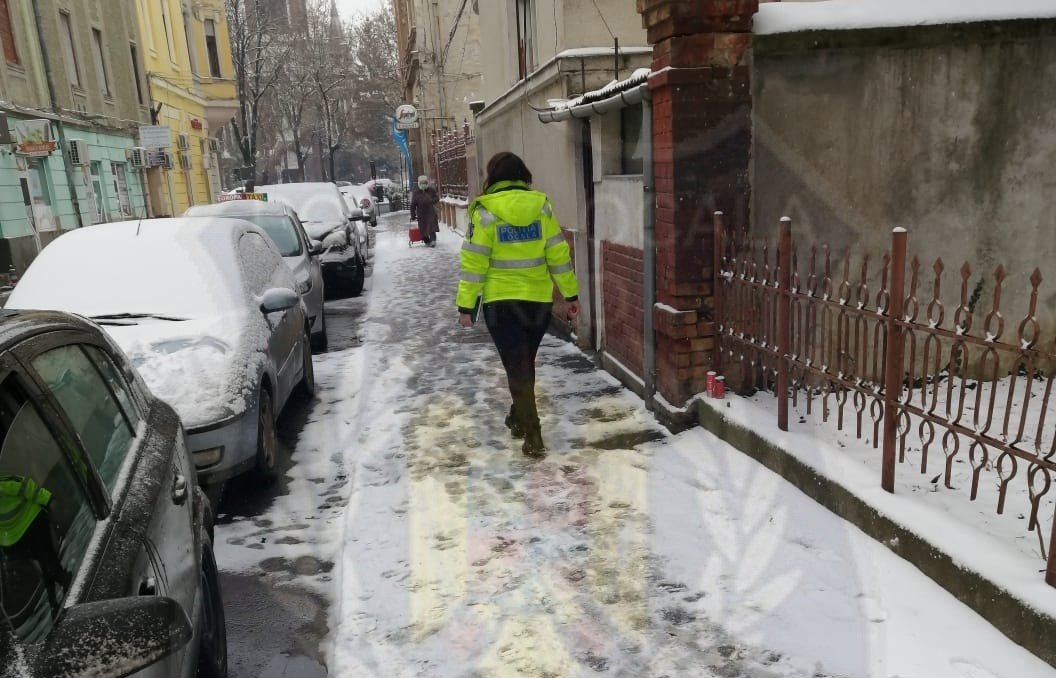 Amenzi pentru arădenii, instituţiile şi firmele care nu curăţă zăpada