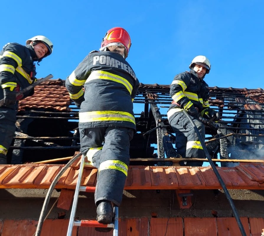  Incendiu la o casă din Șimand