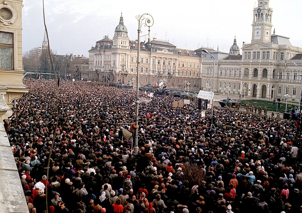 După 31 de ani: Aradul, de la REVOLUȚIA DE CATIFEA la REVOLUȚIA DE SÂNGE     