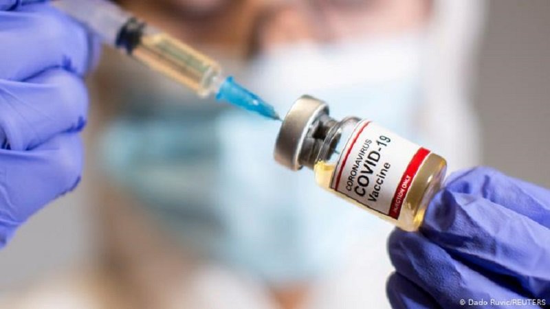 Te mai poţi vaccina dacă ai fost diagnosticat cu COVID-19 după prima doză? Explicaţia medicului Valeriu Gheorghiţă