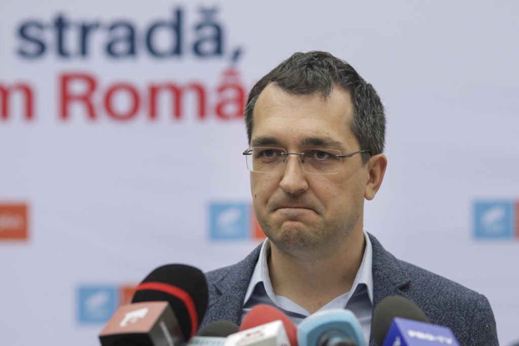 Vlad Voiculescu, ministrul Sănătăţii din partea USR, păstrează la şefia Corpului de Control un apropiat al PSD