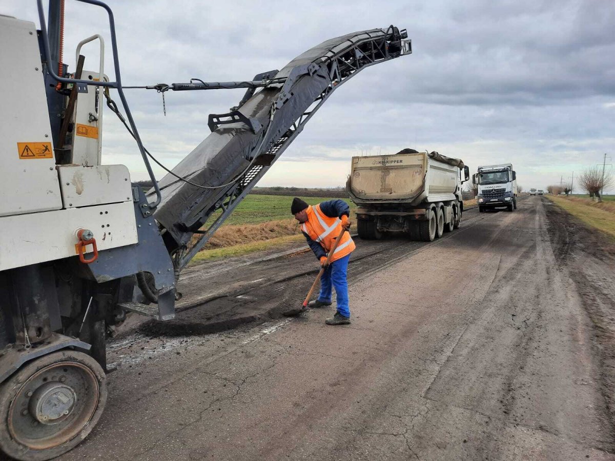 CJA anunţă că lucrările pe drumul Arad-Şiria au fost reluate; circulaţia NU este însă oprită