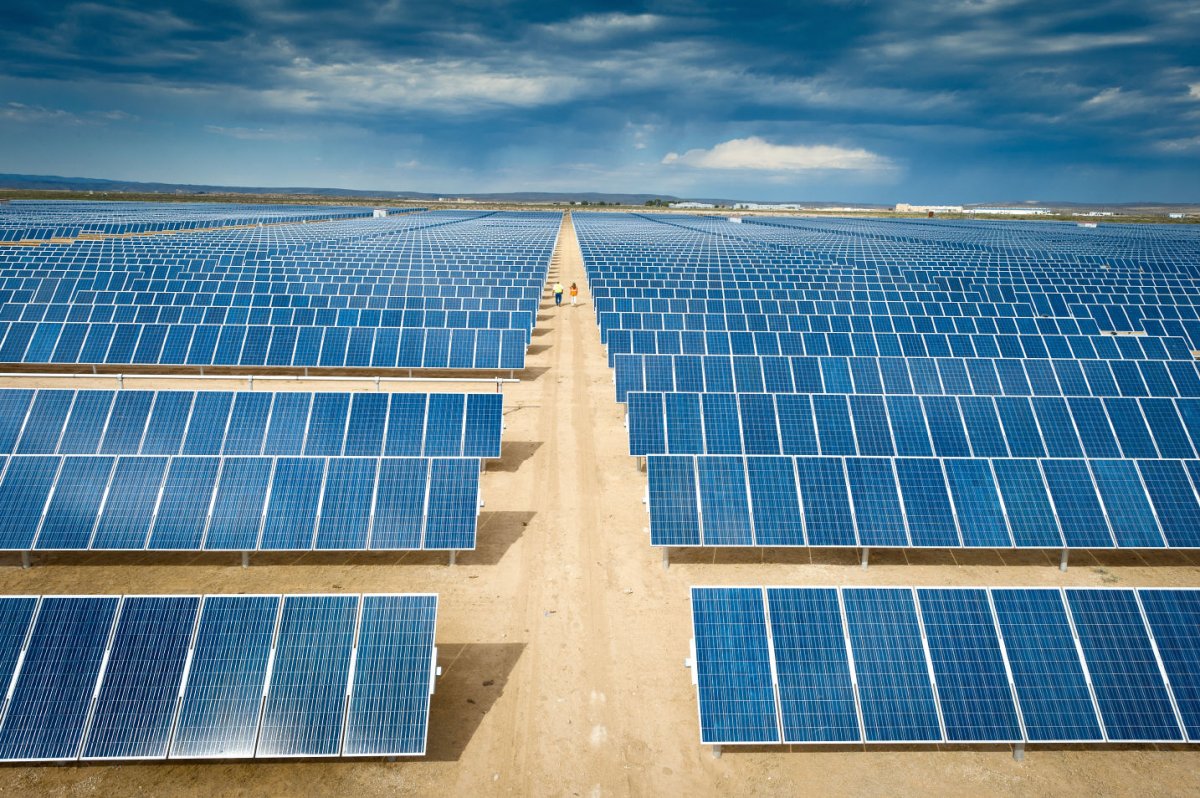 Parc fotovoltaic de aproape 1.080 de hectare pus în dezbatere publică de CJA