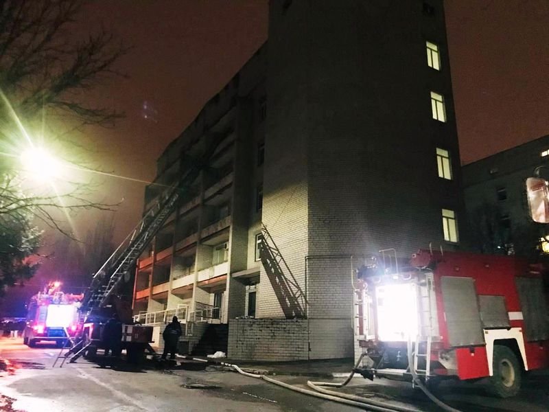 Incendiu la spital Covid în oraşul Zaporîjia din sud-estul Ucrainei. Trei pacienţi şi un medic au murit