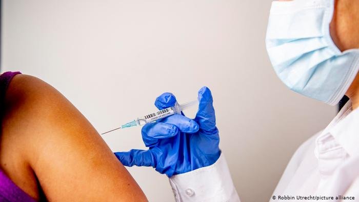 A doua tranșă de vaccin AstraZeneca sosește astăzi în România