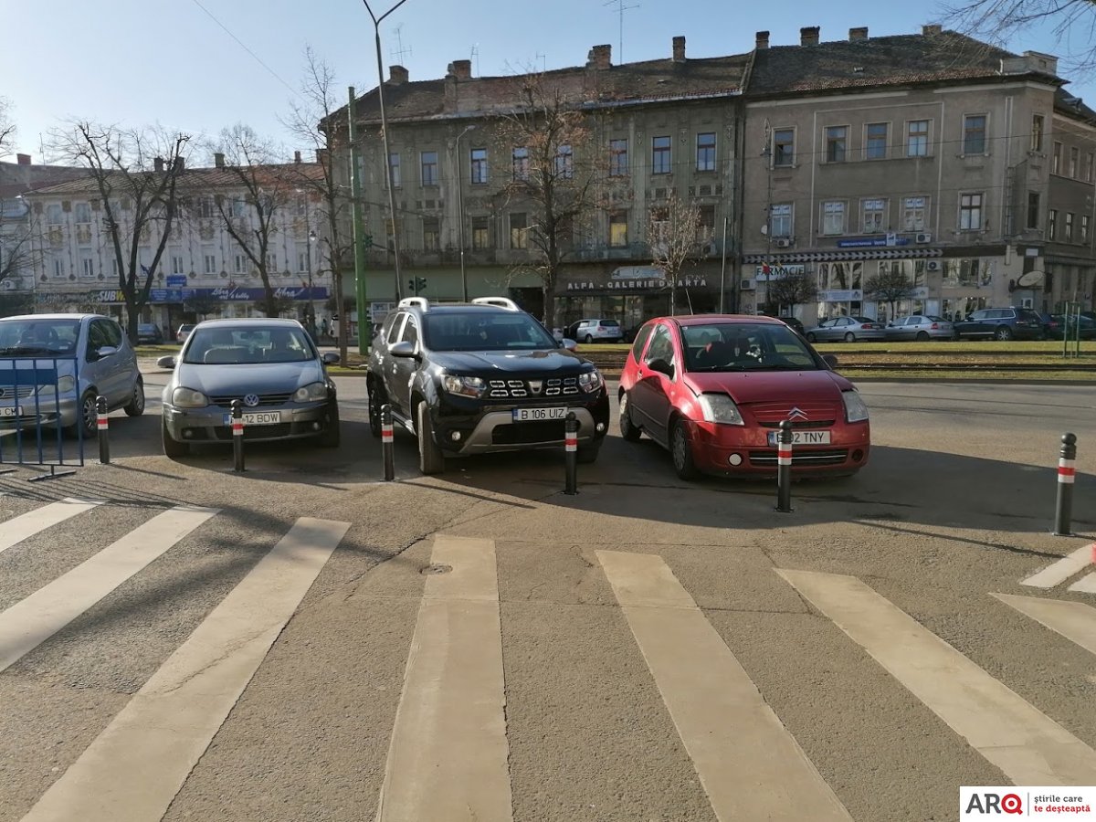 Strada 1 Decembrie, blocată total circulației - FOTO