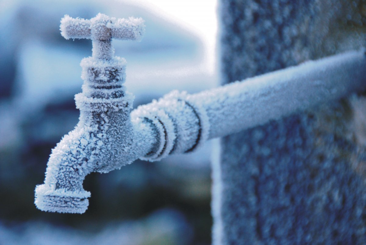Protejați  instalaţiile de apă împotriva îngheţului