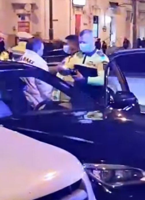Beat criță, a fost depistat în trafic la Boul Roșu și a fost urcat în mașina Poliției - VIDEO