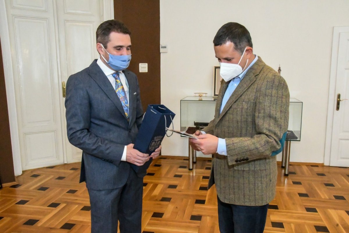 Care au fost subiectele abordate în cadrul întâlnirii dintre primarul Călin Bibarţ şi consulul onorific al Austriei