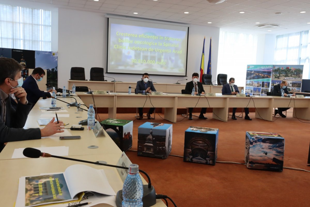 Parlamentarii s-au întâlnit cu reprezentanții instituțiilor arădene pentru a discuta despre proiectele județului 
