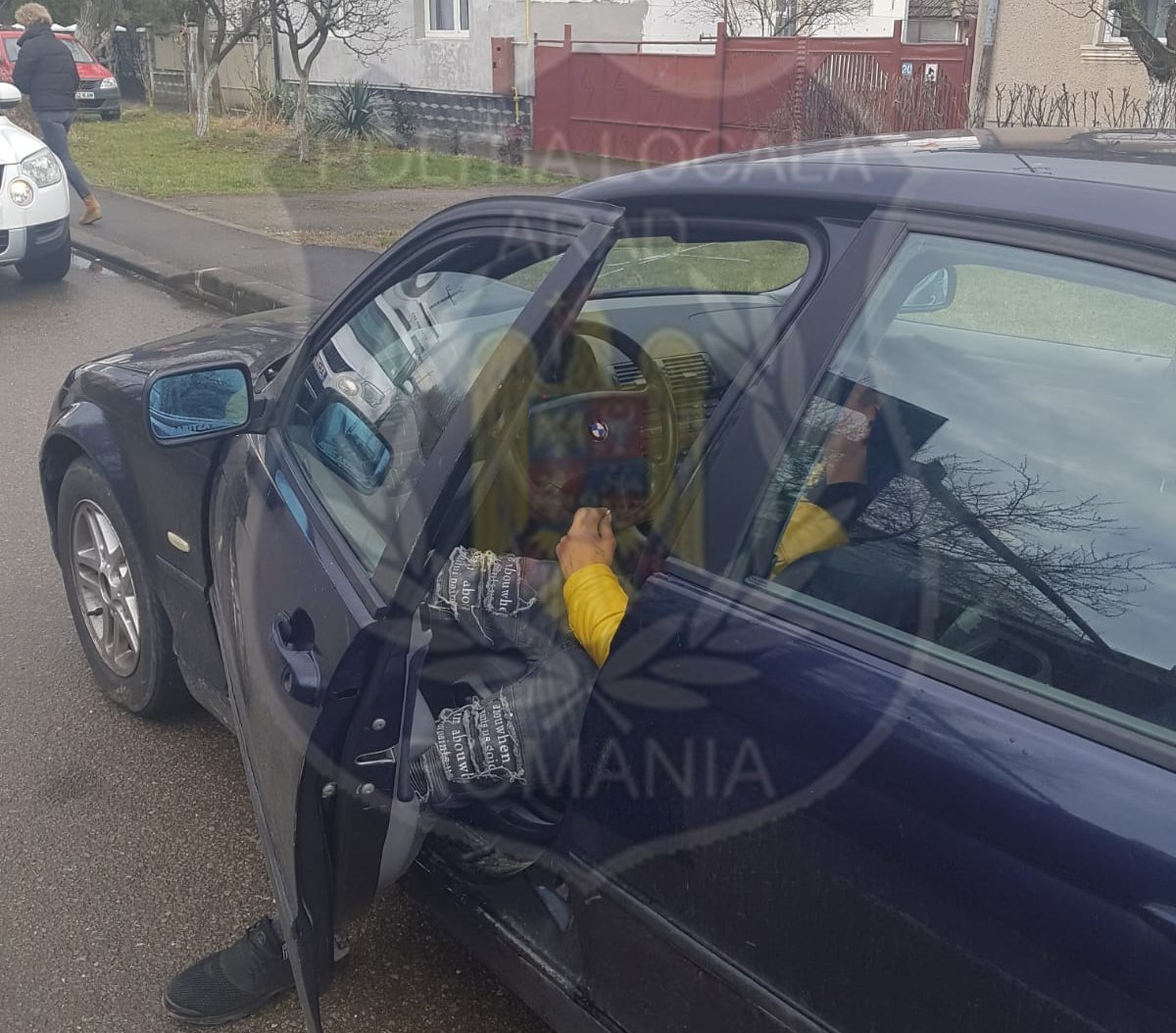 Sătul de şoricioaică, un drogat din Fântânele a adormit în maşină cu motorul pornit; vezi ce a păţit când s-a trezit