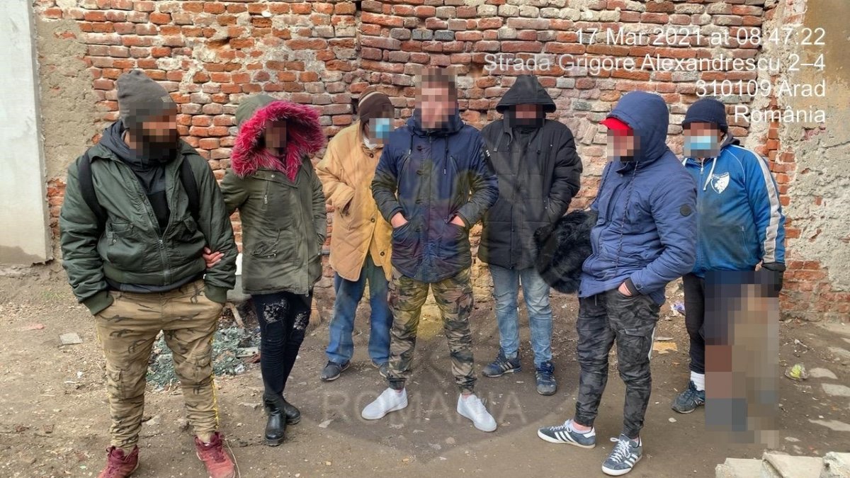 Poliţia Locală dă iama în cerşetori: câţi oameni fără adăpost au fost găsiţi în 24 de ore în zona centrală, Vlaicu şi Micălaca