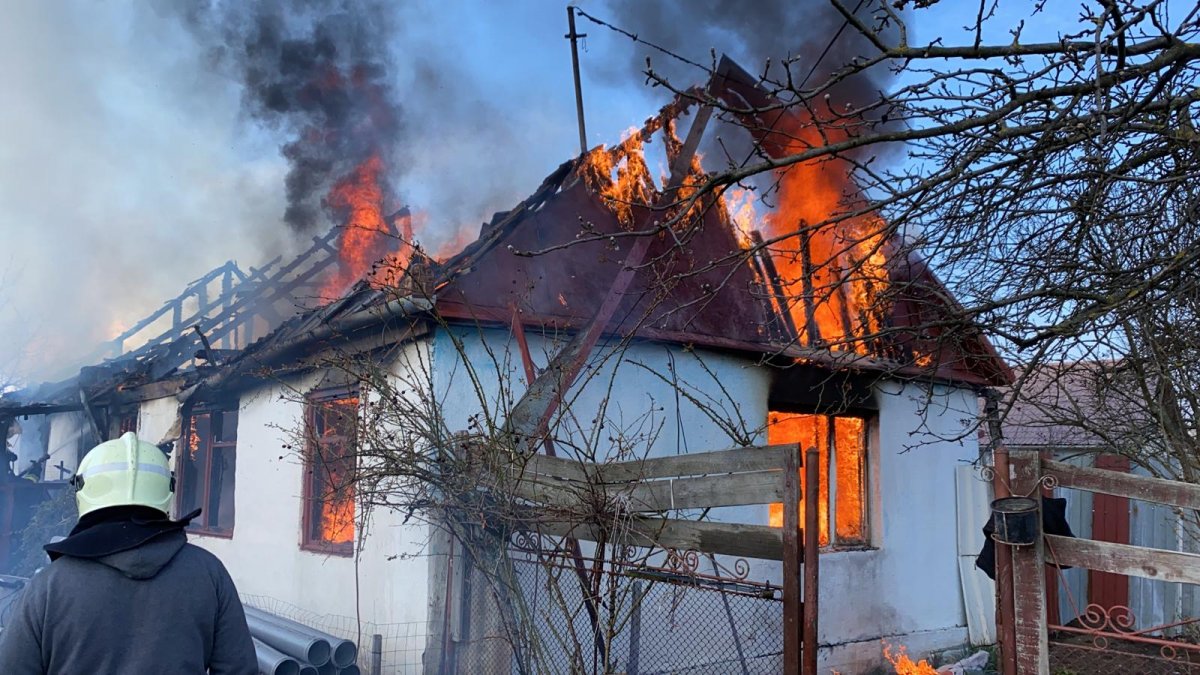Incendiu generalizat la o casă în Ghioroc