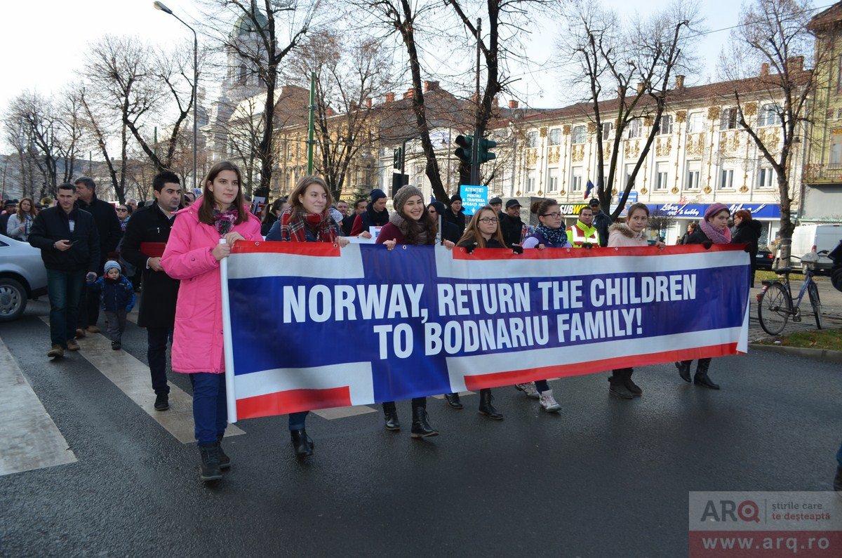 Protest pentru copiii „confiscaţi” în Norvegia