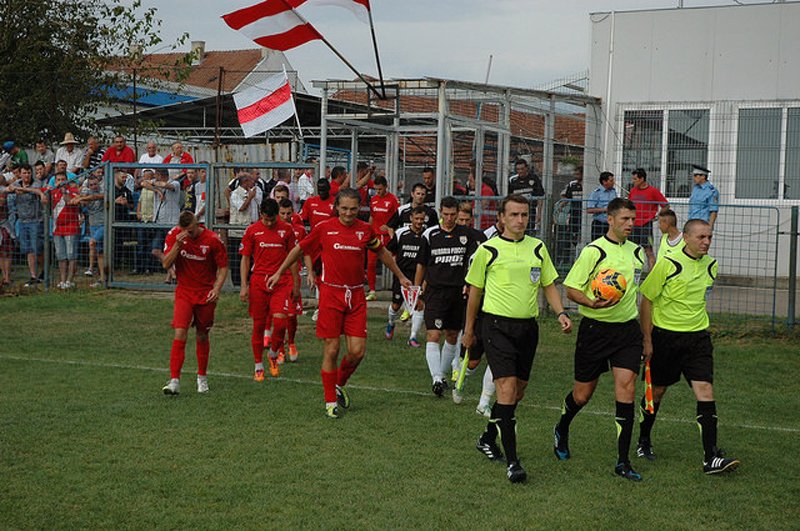 Alb-roşii, superiori alb-negrilor: UTA – Şoimii Pâncota 4-1