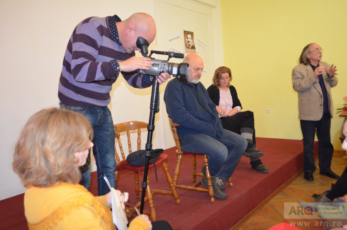 Personalități arădene la bibliotecă – acum soții Adriana și Ovidiu Ghiniță