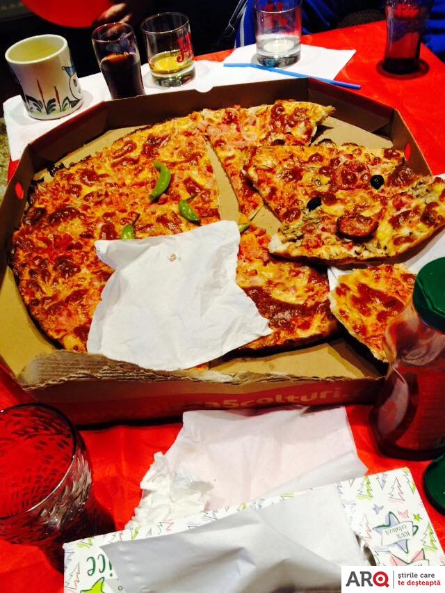 ȘOCANT! O arădeancă a găsit un DINTE cariat într-o pizza (FOTO)