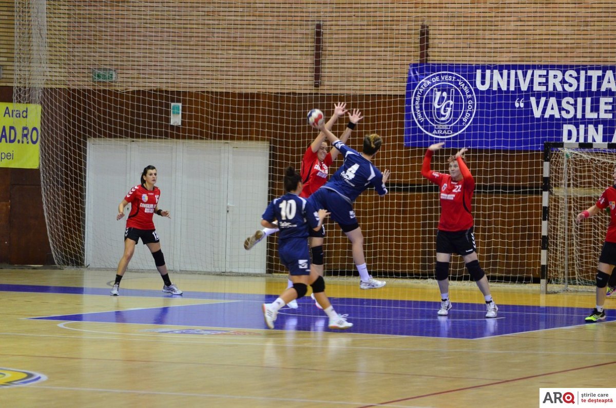 Polivalenta ocupată în week-end cu mult handbal feminin 