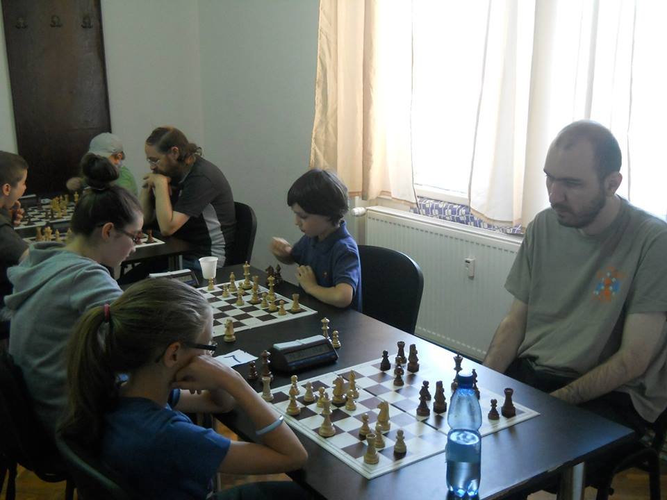 Eforturile dau roade la Şah Club Vados. „Am reuşit să creăm o emulaţie în Arad, vizavi de şah”