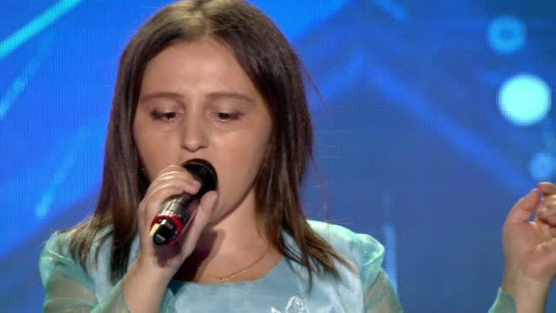 Show exploziv, la Românii au talent. O tânără cu probleme de vedere i-a emoționat până la lacrimi pe cei 4 jurați