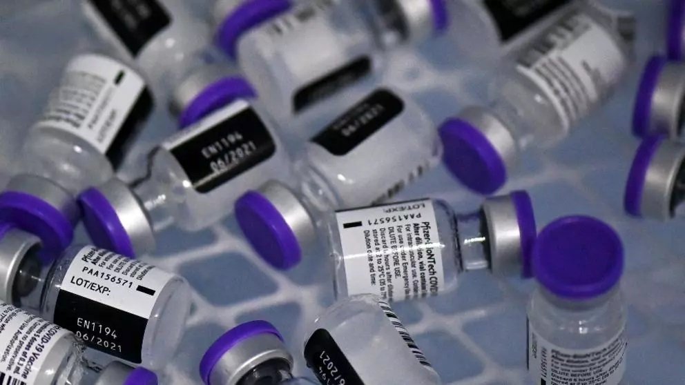 O nouă tranșă de vaccin Pfizer sosește, astăzi, în România. Cum vor fi distribuite dozele