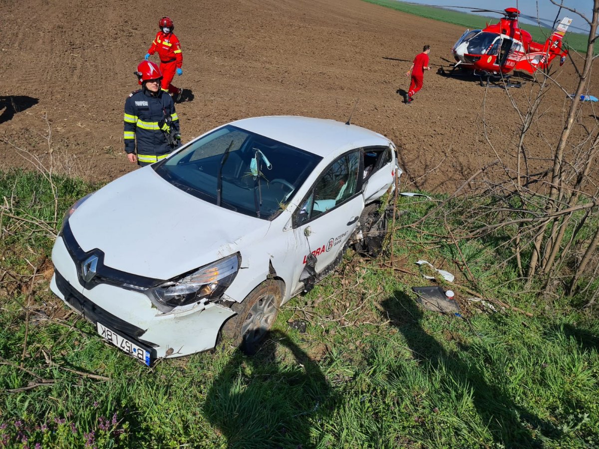 Accident între un Renalut și un Opel la ieșirea din Zimandul Nou