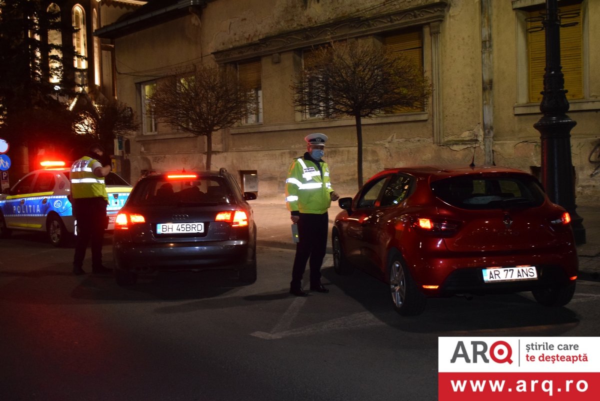 Polițiștii au legitimat aproape 3.000 de persoane și au dat 157 de amenzi celor care nu respectă restricțiile și măsurile anti-Covid (FOTO)