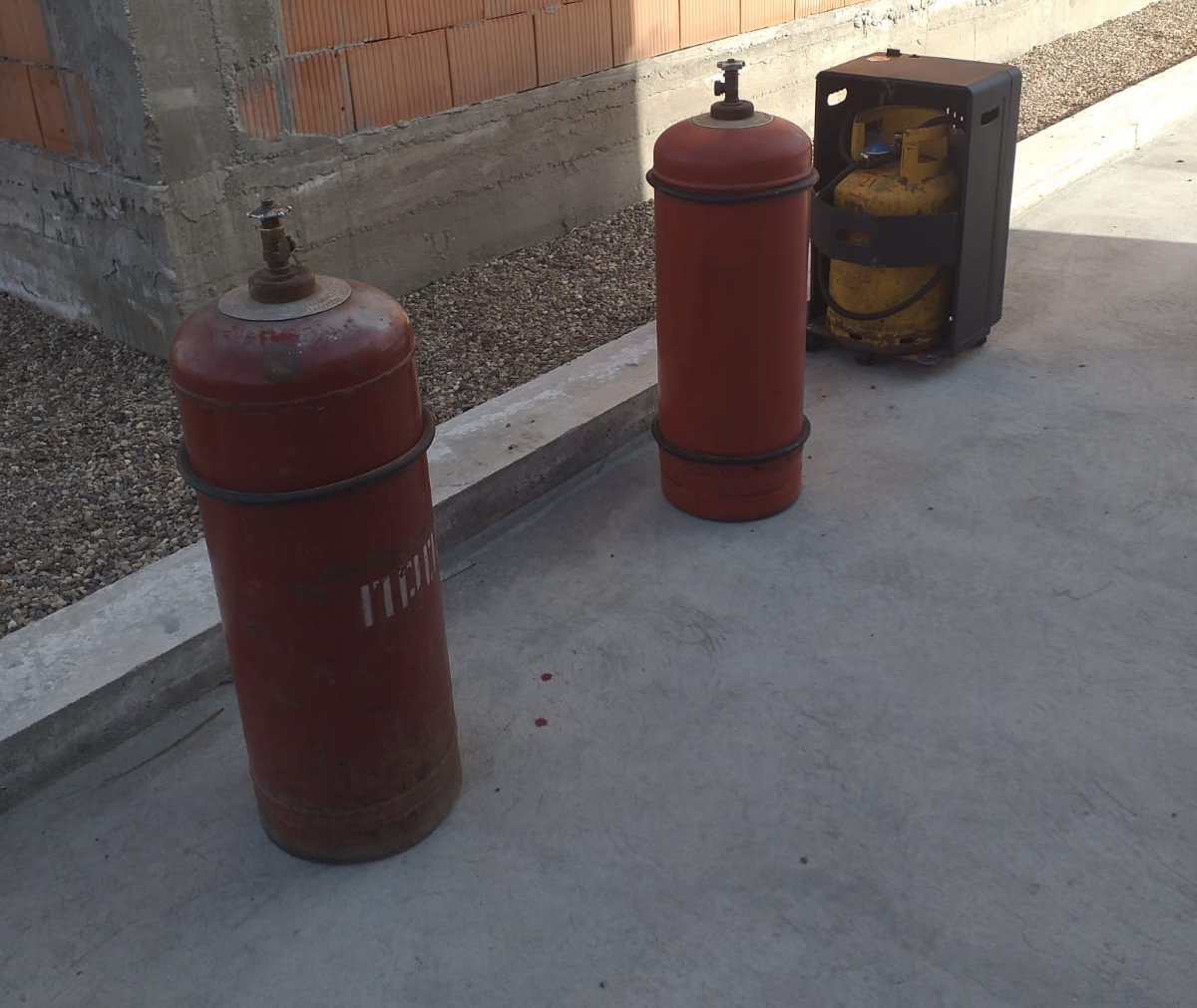 Explozie datorată acumulării de gaz, dar fără incendiu, în orașul Pâncota 