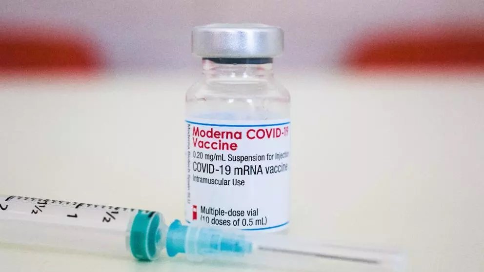 Moderna anunţă o eficienţă de 90% a vaccinului său împotriva COVID-19, la 6 luni după rapel
