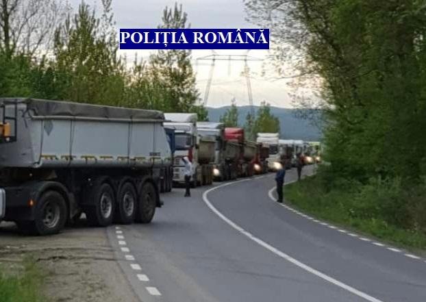 Acțiune a polițiștilor rutieri și a reprezentanților CJA pentru verificarea tonajului (VIDEO)