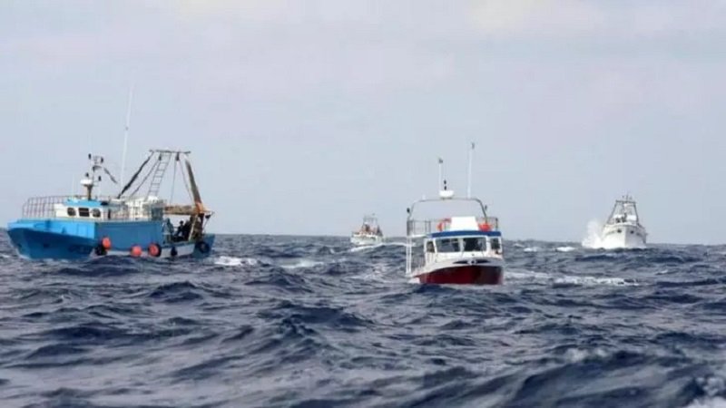 Pescador dispărut în Marea Neagră, 3 membri ai echipajului au murit, alți 2 sunt căutați cu scafandrii și un elicopterr