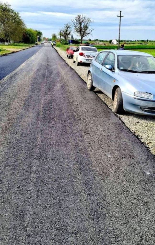 Şoferii care circulă între Curtici şi Macea sunt rugaţi să respecte semafoarele, pentru a nu strica asfaltul