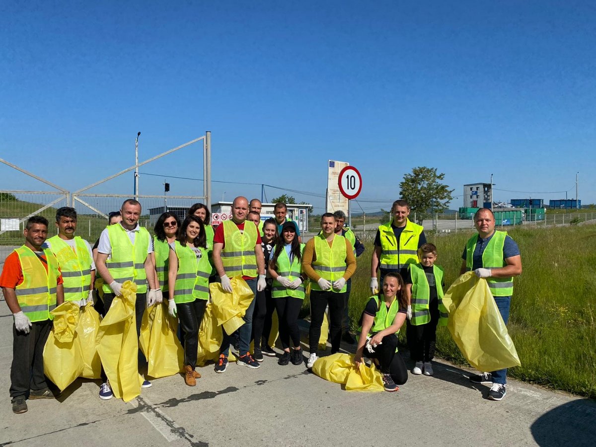 Tinerii liberali au desfăşurat mai multe acţiuni de ecologizare cu ocazia Zilei Mondiale a Mediului 