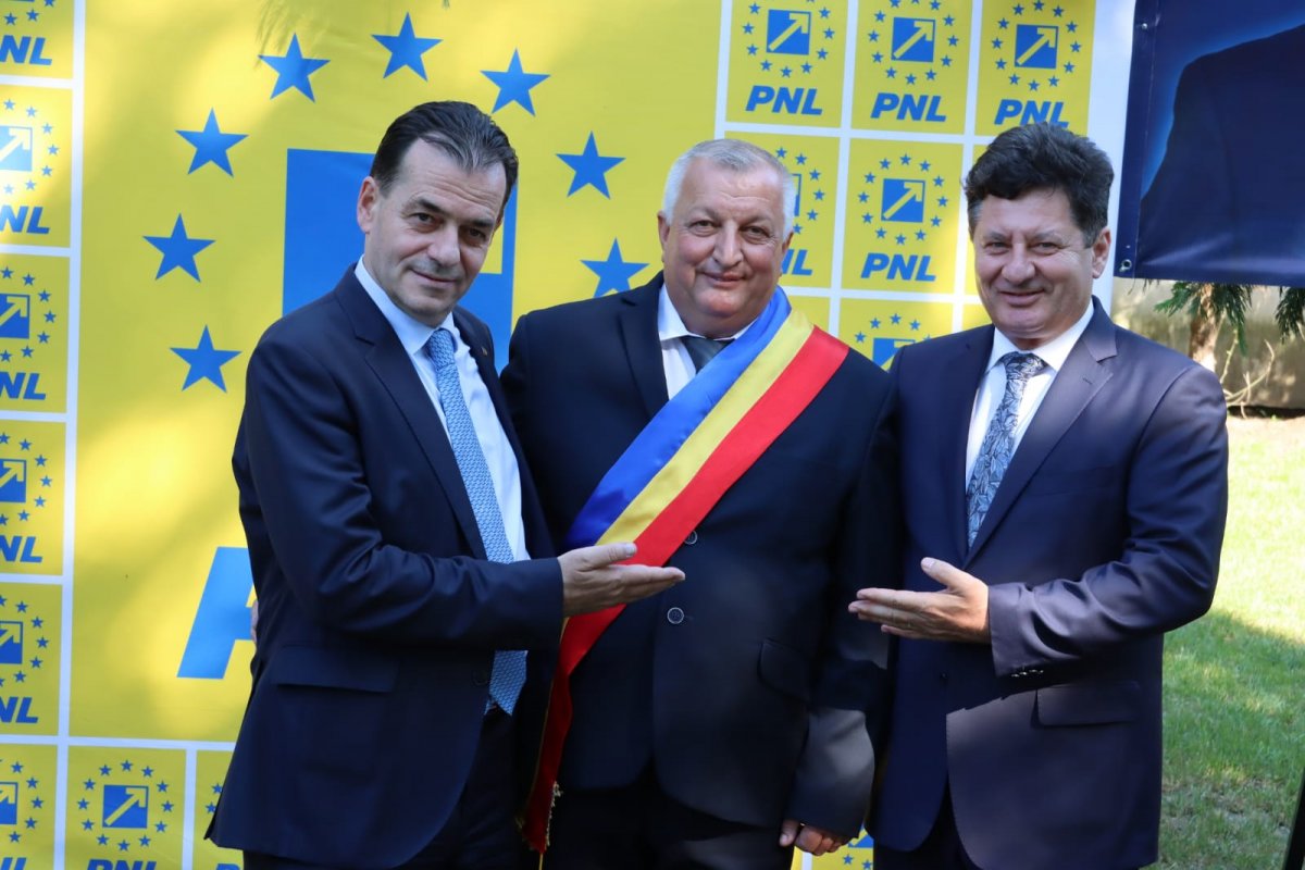 Ludovic Orban îl susţine pe Dănuț Codreanu, candidatul liberalilor la Primăria Zăbrani