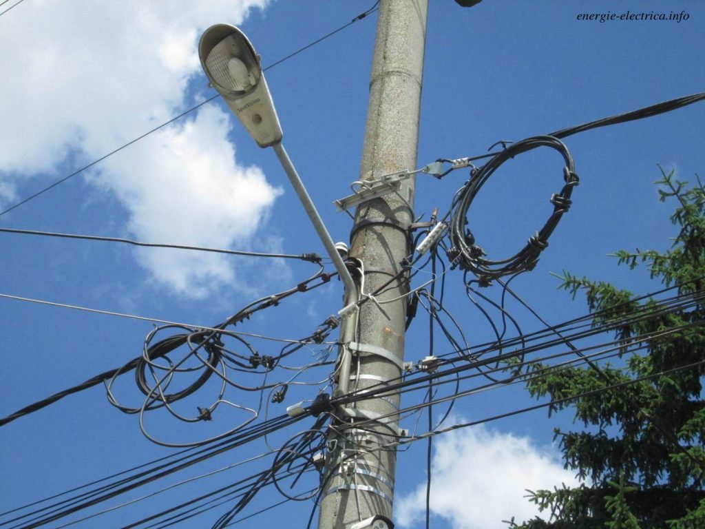 Se modernizează rețeaua electrică dintre Sebiș și Hodiș