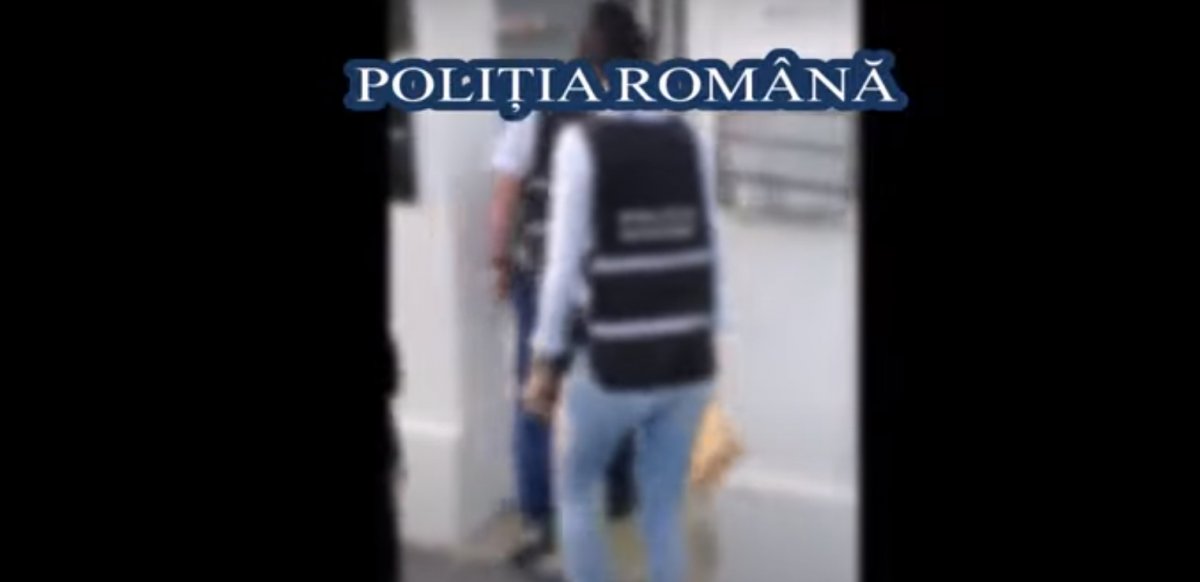 Peste 100 de percheziții în Arad și alte județe într-un dosar de contrabandă cu țigări și evaziune fiscală (VIDEO)