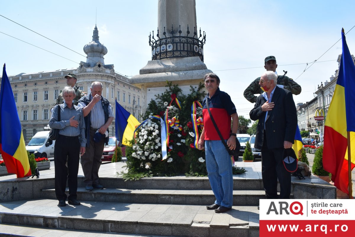 De Ziua Eroilor au fost depuse coroane de flori la Monumentul Revoluției