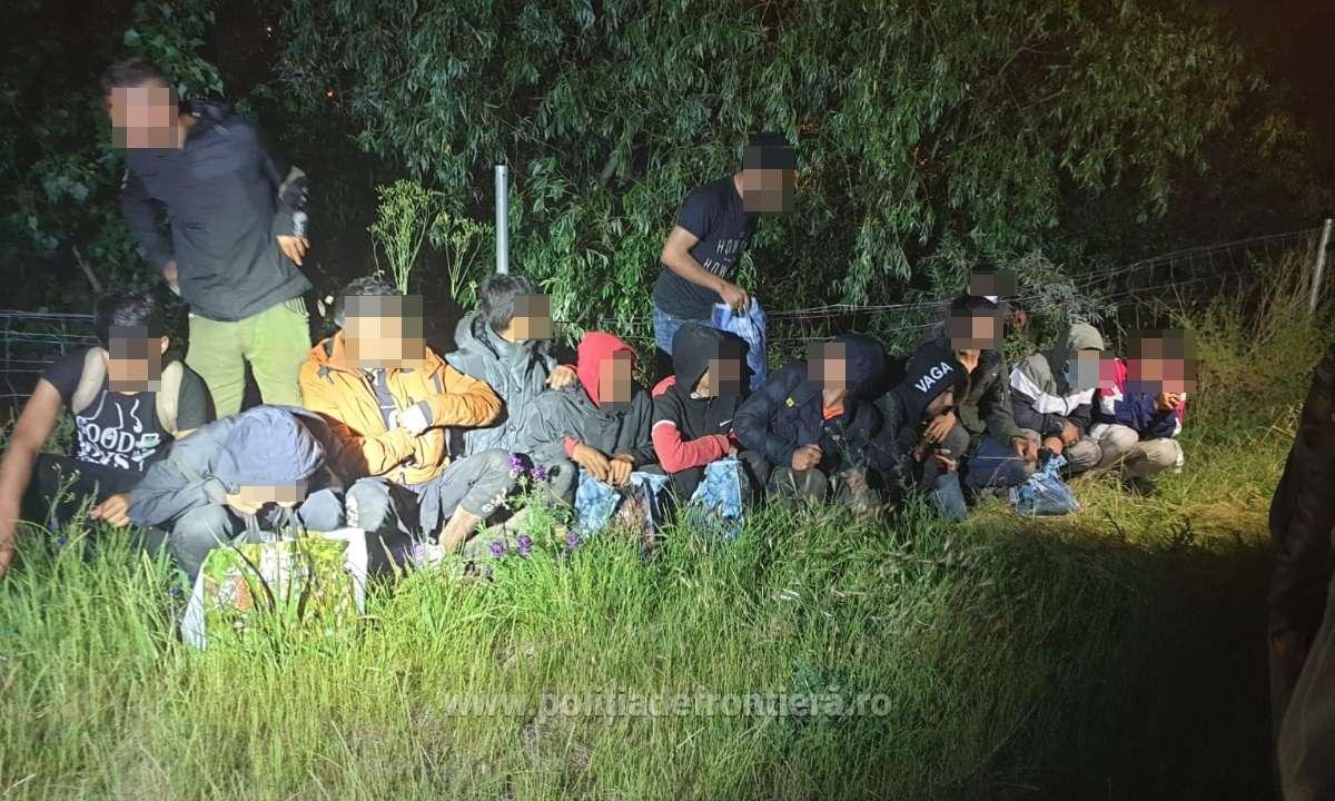 25 de migranți au încercat să treacă granița pe jos, prin câmp (VIDEO)