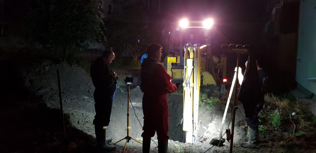 Intervenție pentru remedierea unei avarii în zona blocurilor Z de pe Calea Aurel Vlaicu 