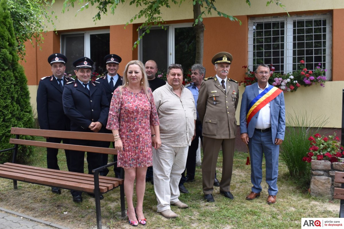 Ziua Eroilor sărbătorită la Hășmaș cu invitat special, colonelul (r) Sandu Crișan, președintele Asociației Veteranilor de Război Arad