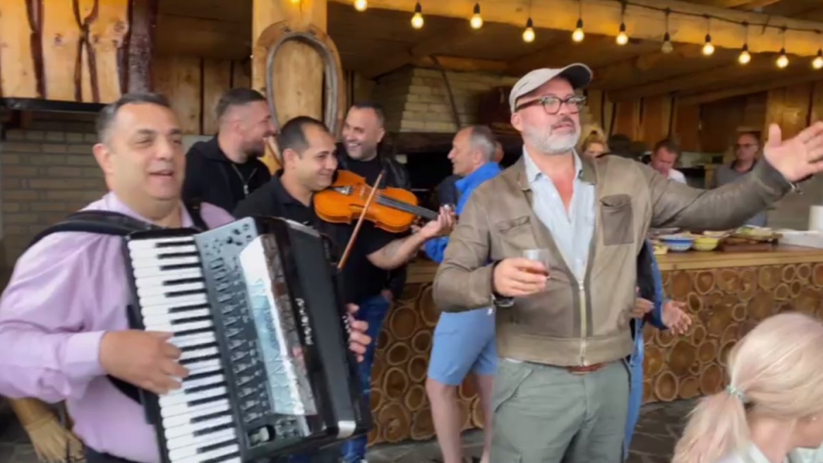 Actorul Billy Zane a dansat pe muzică lăutărească în România la finalul filmărilor pentru „Rupture”