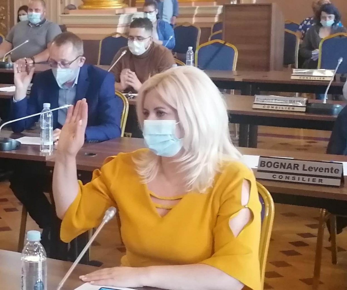 Liliana Waas: „Administraţia liberală arădeană vine în sprijinul persoanelor aflate în dificultate”