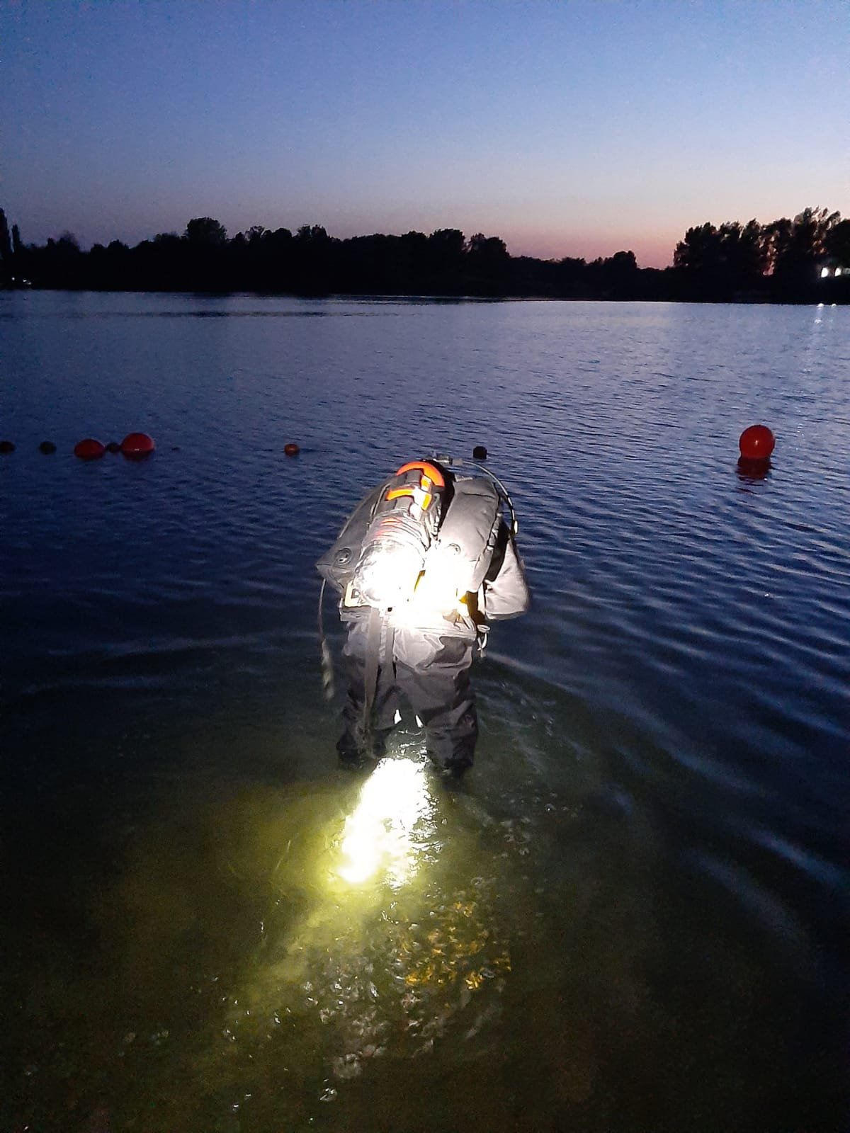 Un tânăr de 20 de ani s-a înecat azi-noapte în lac la Ghioroc