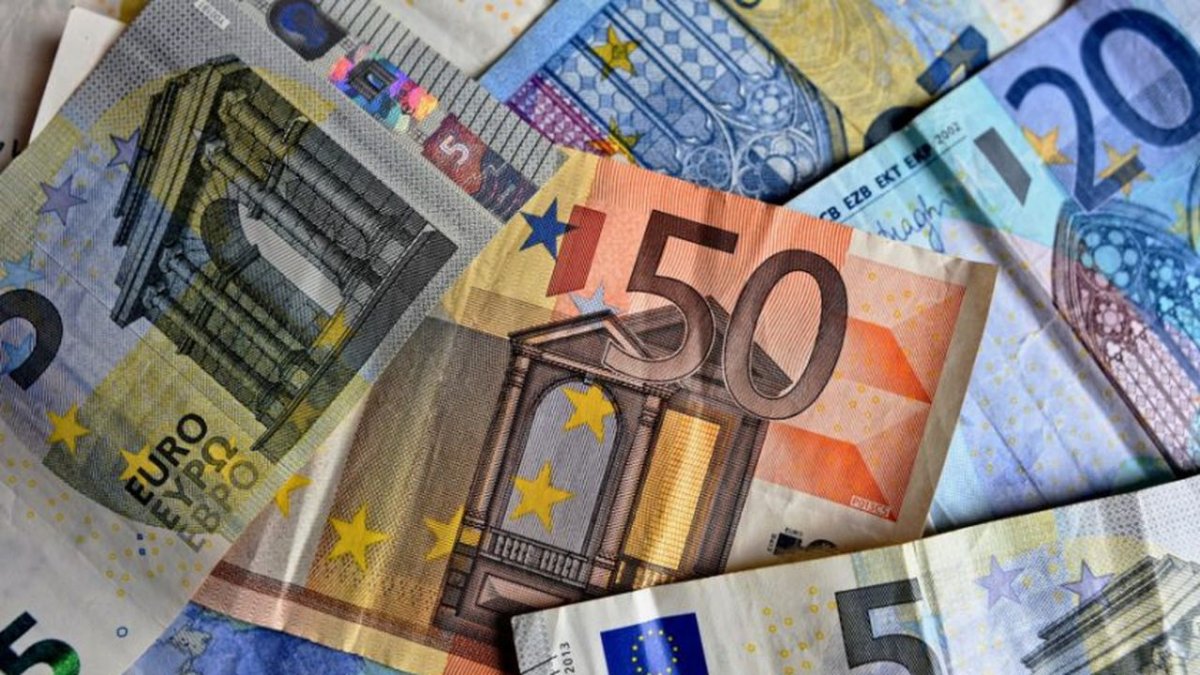 Bulgaria vrea să treacă la euro în 2024. Adoptarea monedei unice s-ar face fără perioadă de tranziţie