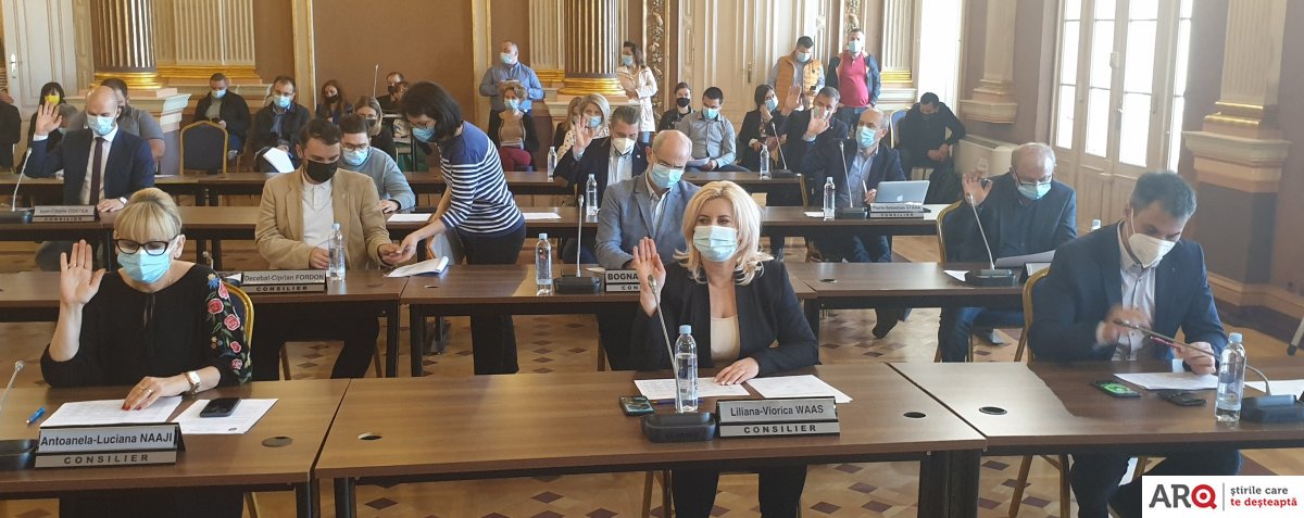 Peste 5.700 de burse pentru elevii arădeni